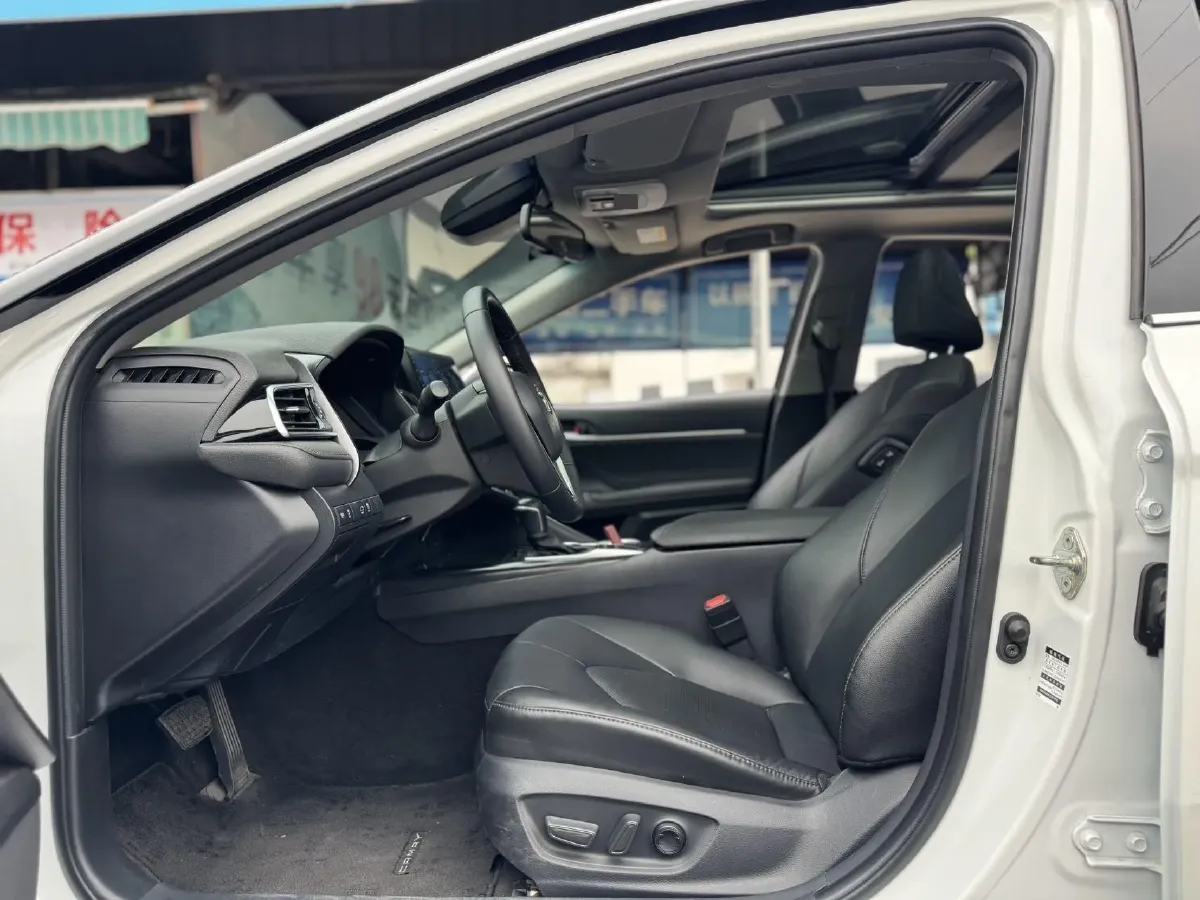 2023 Toyota Camry 2.5L 178HP L4 E-CVT Hybrid,autocango,china used car exporter,china ev exporter,chinese used car exporter,chinese used ev exporter