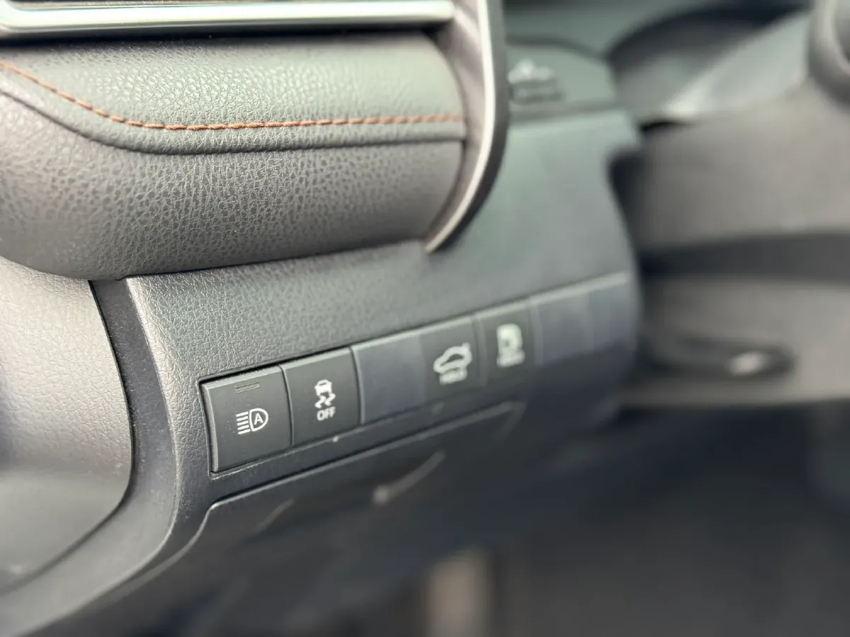 2023 Toyota Camry 2.5L 178HP L4 E-CVT Hybrid,autocango,china used car exporter,china ev exporter,chinese used car exporter,chinese used ev exporter