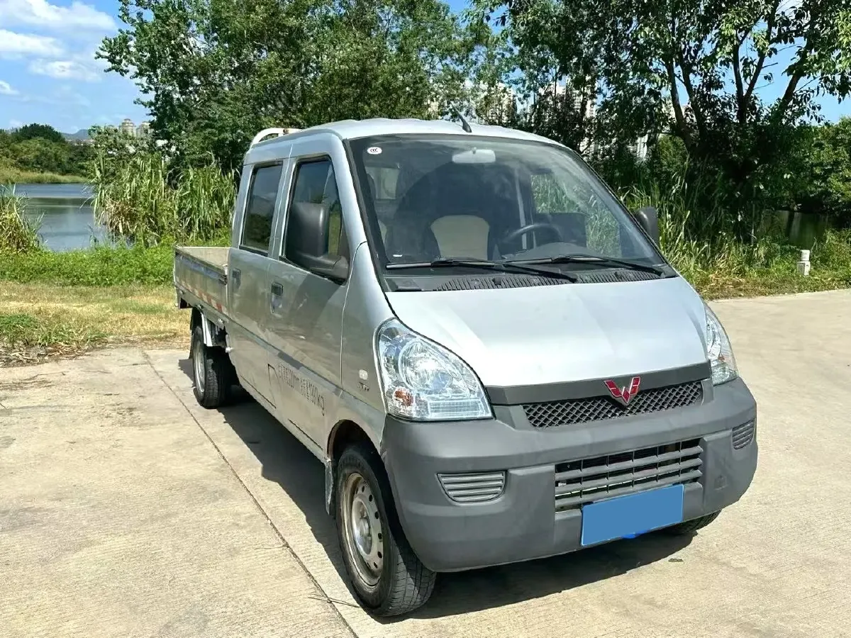2021 WuLing RongGuang Mini Truck 1.5L 99HP L4 5MT,autocango,china used car exporter,china ev exporter,chinese used car exporter,chinese used ev exporter