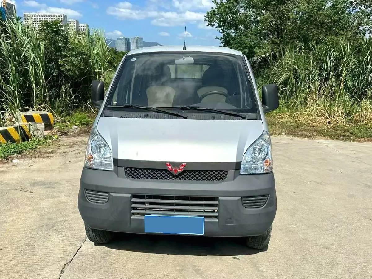2021 WuLing RongGuang Mini Truck 1.5L 99HP L4 5MT,autocango,china used car exporter,china ev exporter,chinese used car exporter,chinese used ev exporter