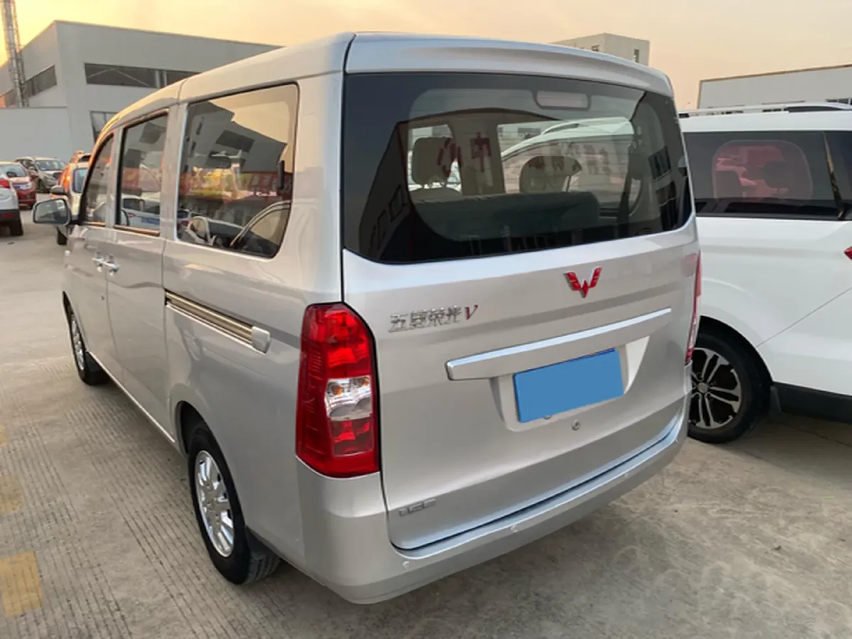 2019 WuLing RongGuang V 1.5L 99HP L4 6MT,autocango,china used car exporter,china ev exporter,chinese used car exporter,chinese used ev exporter