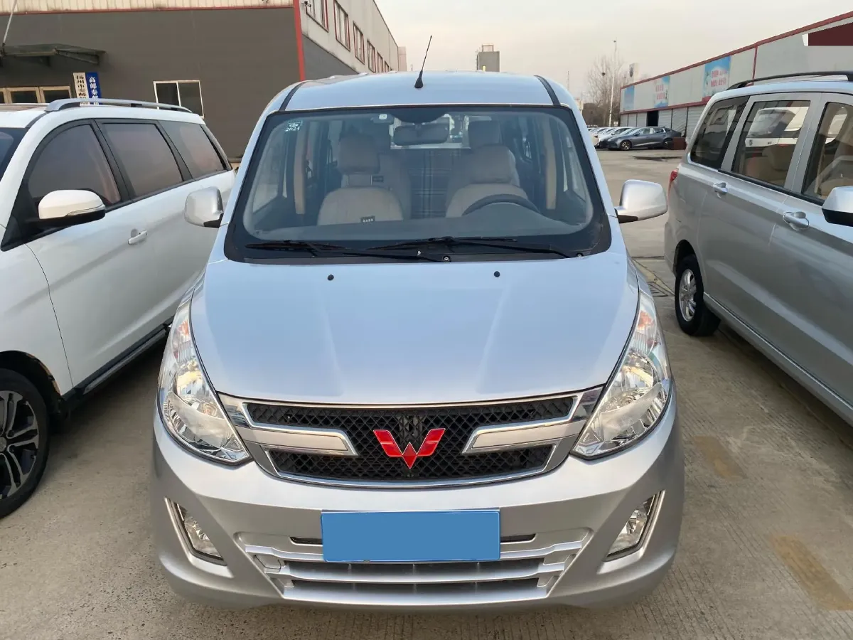 2019 WuLing RongGuang V 1.5L 99HP L4 6MT,autocango,china used car exporter,china ev exporter,chinese used car exporter,chinese used ev exporter