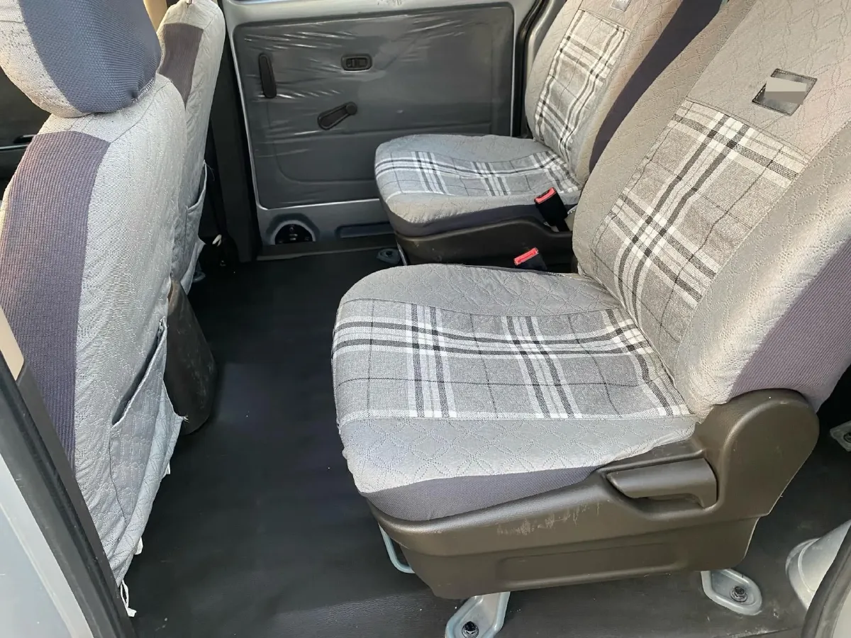 2019 WuLing RongGuang V 1.5L 99HP L4 6MT,autocango,china used car exporter,china ev exporter,chinese used car exporter,chinese used ev exporter