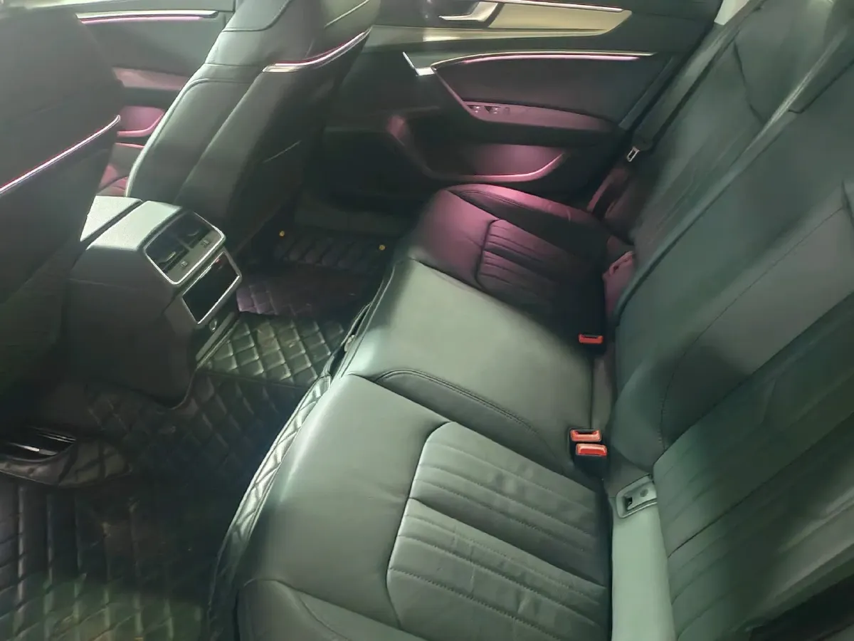 2020 Audi A6L 2.0T 224HP L4 7DCT,autocango,china used car exporter,china ev exporter,chinese used car exporter,chinese used ev exporter