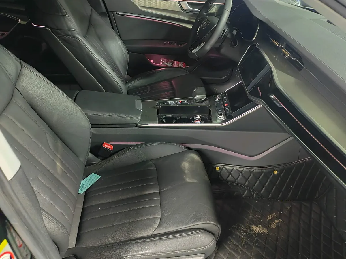 2020 Audi A6L 2.0T 224HP L4 7DCT,autocango,china used car exporter,china ev exporter,chinese used car exporter,chinese used ev exporter