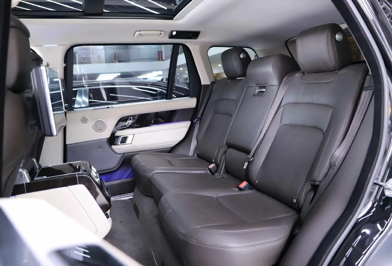 2021 Land Rover Range Rover 3.0T 400HP L6 8AT,autocango,china used car exporter,china ev exporter,chinese used car exporter,chinese used ev exporter