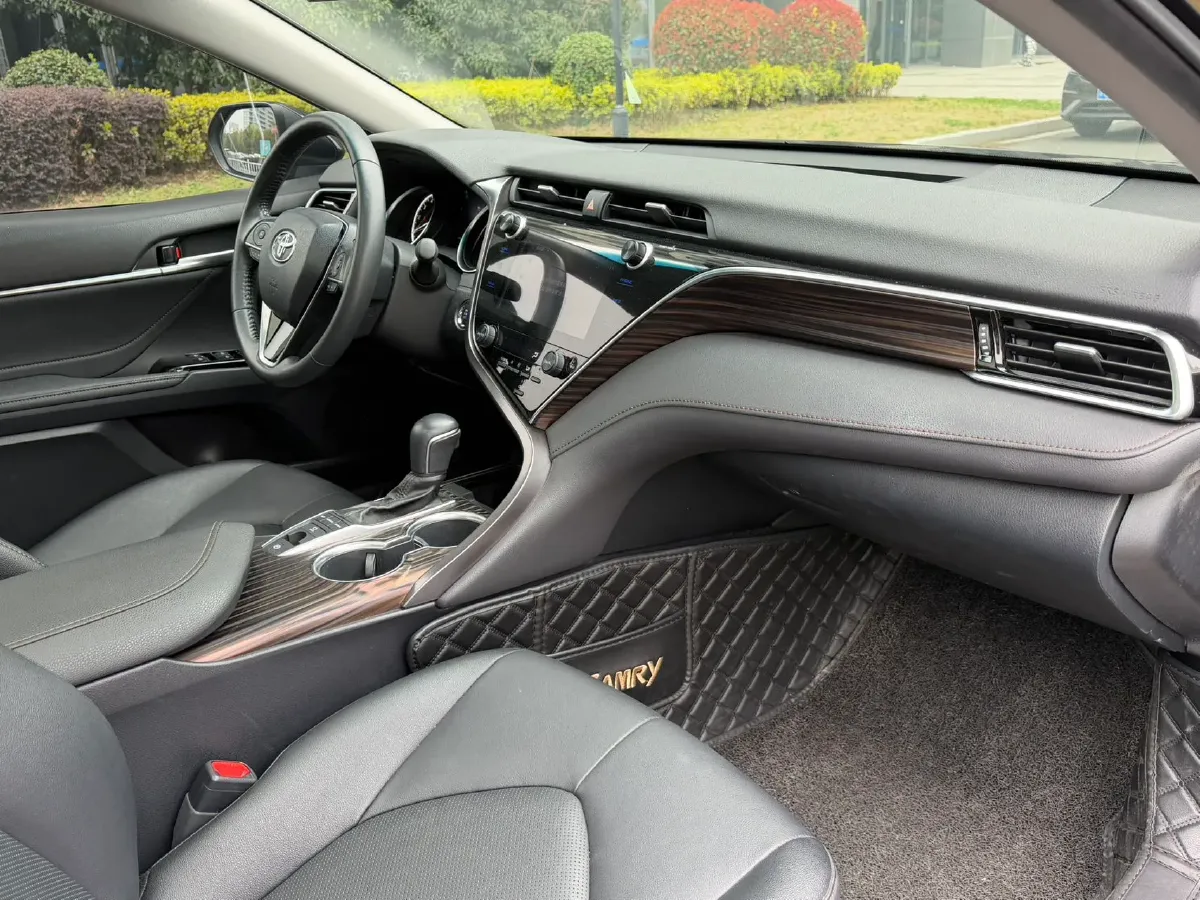 2019 Toyota Camry 2.5L 209HP L4 8AT,autocango,china used car exporter,china ev exporter,chinese used car exporter,chinese used ev exporter