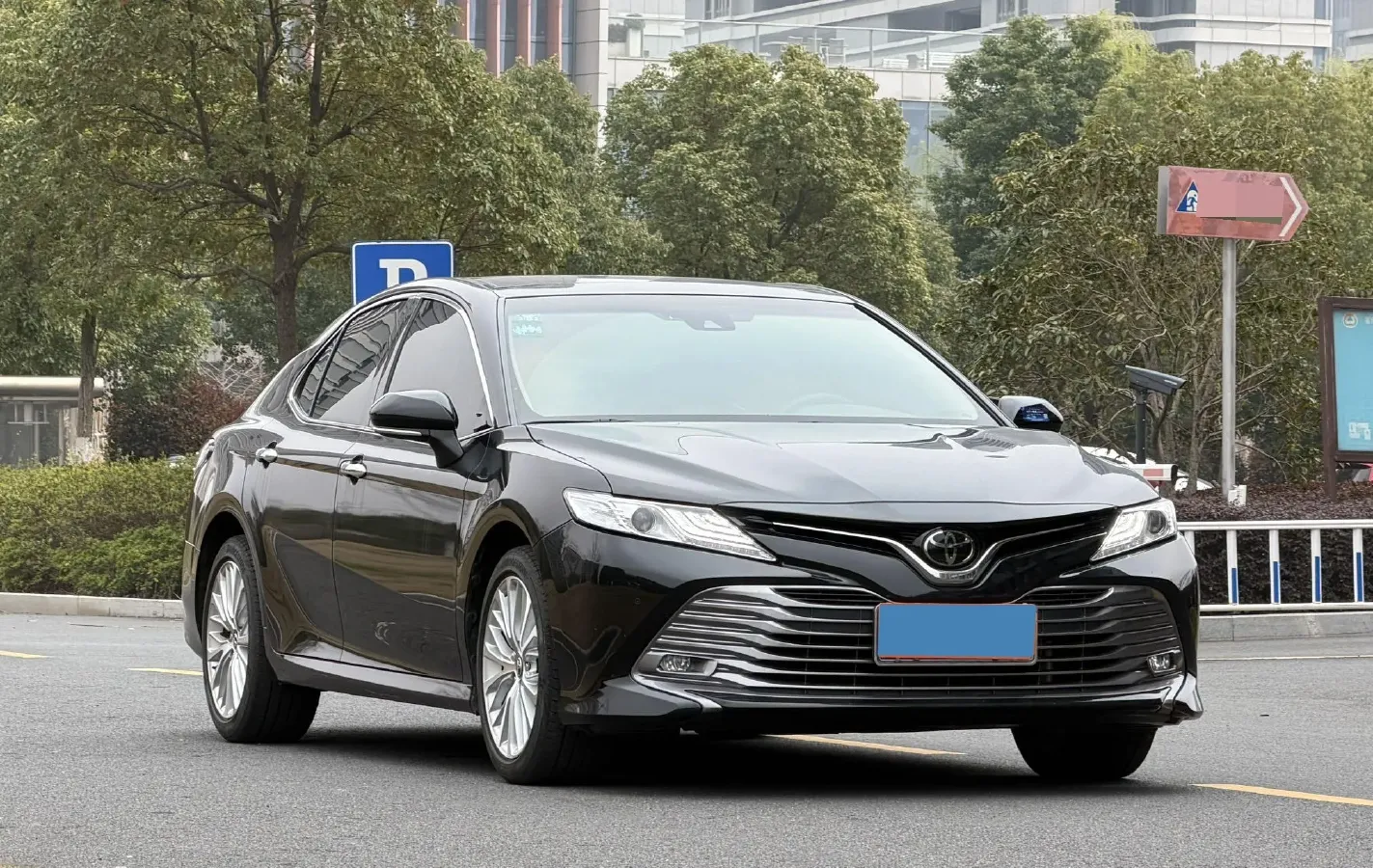 2019 Toyota Camry 2.5L 209HP L4 8AT,autocango,china used car exporter,china ev exporter,chinese used car exporter,chinese used ev exporter