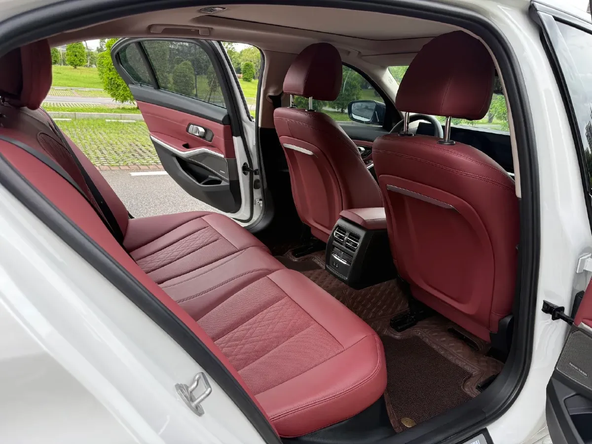 2023 BMW 3 Series 2.0T 184HP L4 8AT,autocango,china used car exporter,china ev exporter,chinese used car exporter,chinese used ev exporter