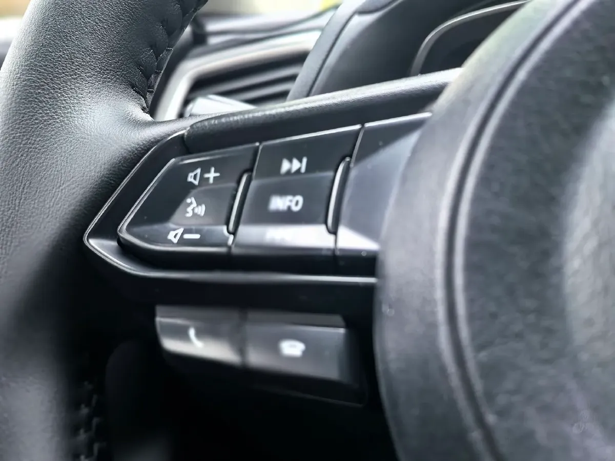 2017 Mazda 3 Axela 1.5L 117HP L4 6AT,autocango,china used car exporter,china ev exporter,chinese used car exporter,chinese used ev exporter