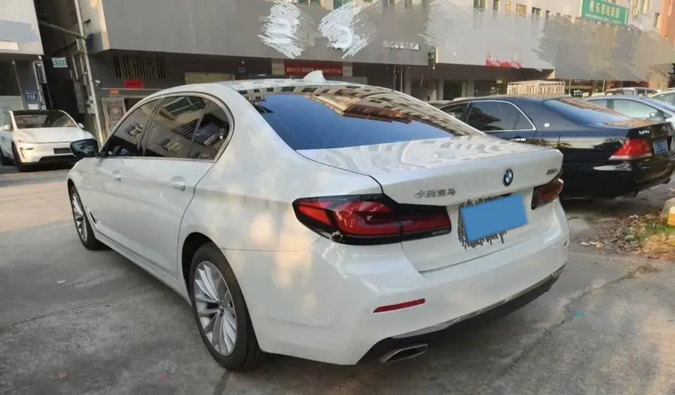 2022 BMW 5 Series 2.0T 184HP L4 8AT,autocango,china used car exporter,china ev exporter,chinese used car exporter,chinese used ev exporter
