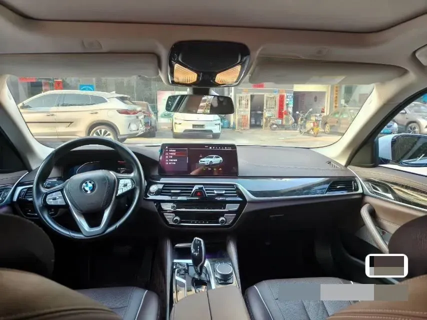 2022 BMW 5 Series 2.0T 184HP L4 8AT,autocango,china used car exporter,china ev exporter,chinese used car exporter,chinese used ev exporter