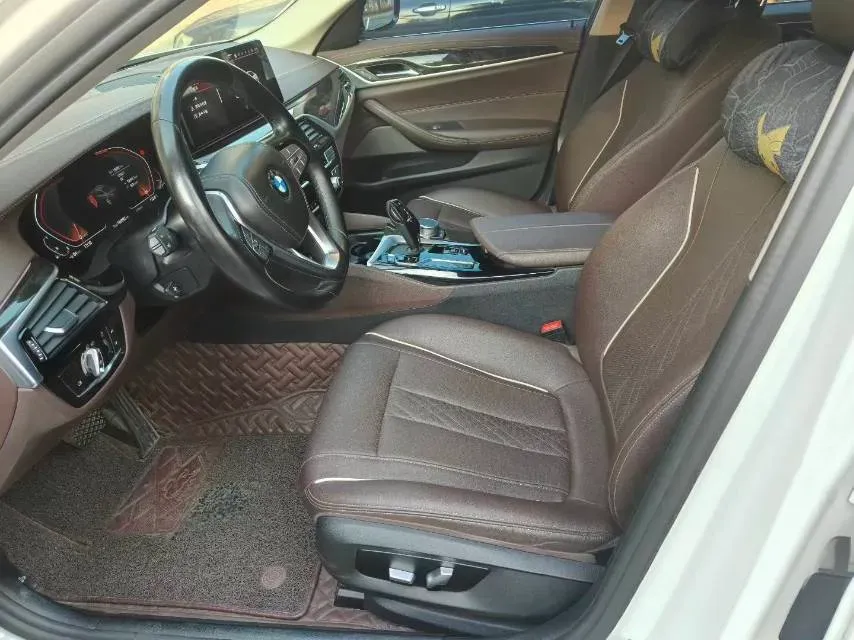 2022 BMW 5 Series 2.0T 184HP L4 8AT,autocango,china used car exporter,china ev exporter,chinese used car exporter,chinese used ev exporter