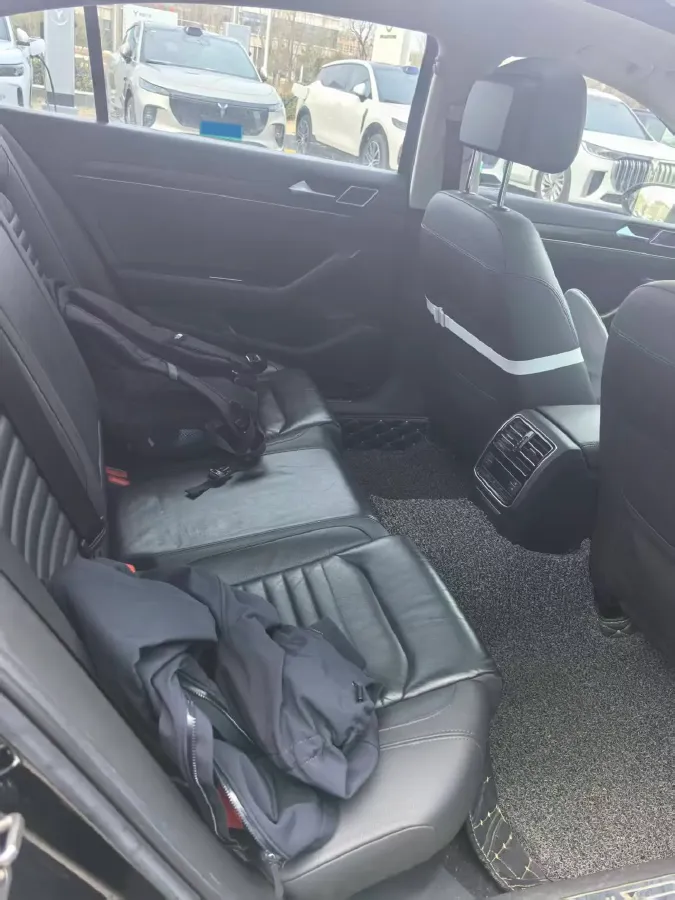 2018 Volkswagen Magotan 1.8T 180HP L4 7DCT,autocango,china used car exporter,china ev exporter,chinese used car exporter,chinese used ev exporter