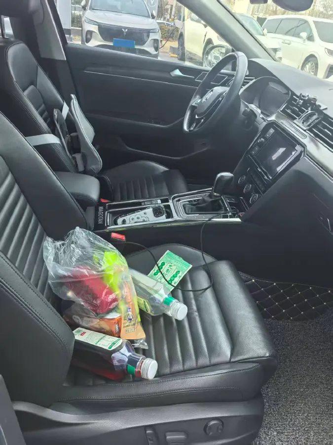 2018 Volkswagen Magotan 1.8T 180HP L4 7DCT,autocango,china used car exporter,china ev exporter,chinese used car exporter,chinese used ev exporter