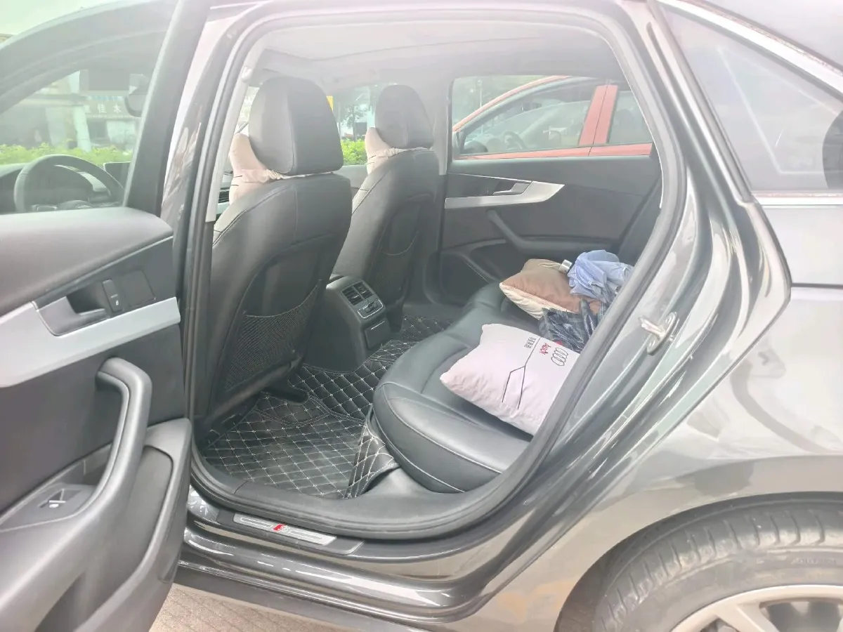 2019 Audi A4L 2.0T 190HP L4 7DCT,autocango,china used car exporter,china ev exporter,chinese used car exporter,chinese used ev exporter