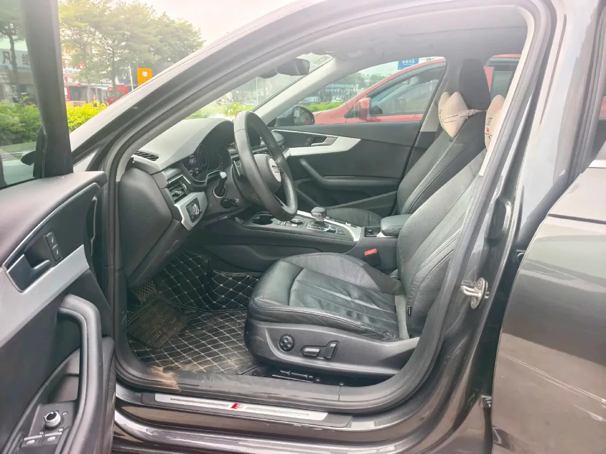 2019 Audi A4L 2.0T 190HP L4 7DCT,autocango,china used car exporter,china ev exporter,chinese used car exporter,chinese used ev exporter