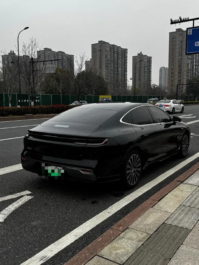 2025 Geely Galaxy Starshine 8 1.5T 163HP L4 3DHT PHEV 27.69KWH,autocango,china used car exporter,china ev exporter,chinese used car exporter,chinese used ev exporter