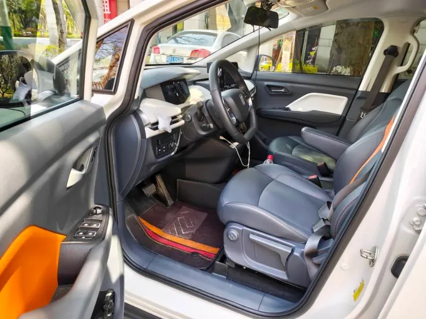 2020 Roewe i6 1.5T 169HP L4 7DCT,autocango,china used car exporter,china ev exporter,chinese used car exporter,chinese used ev exporter