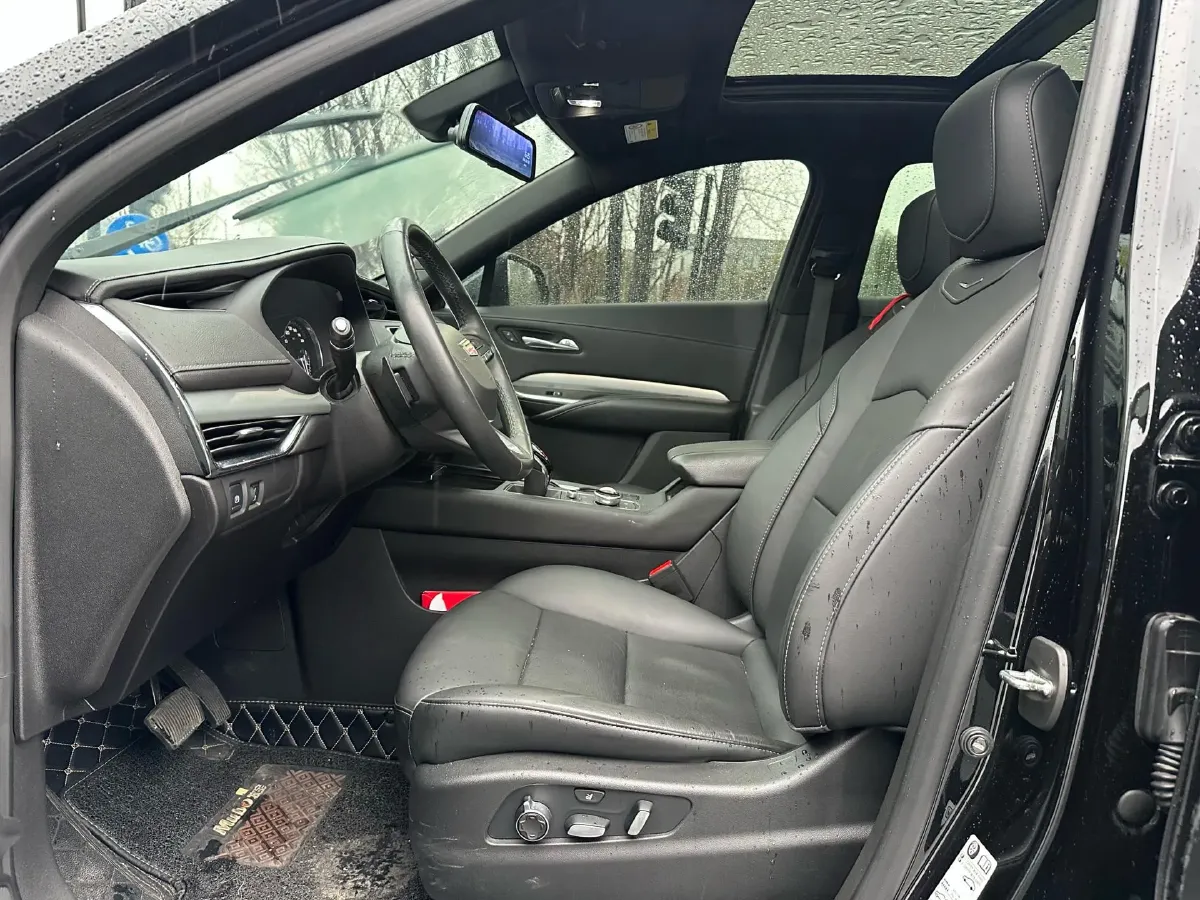 2022 Cadillac XT4 2.0T 237HP L4 9AT,autocango,china used car exporter,china ev exporter,chinese used car exporter,chinese used ev exporter