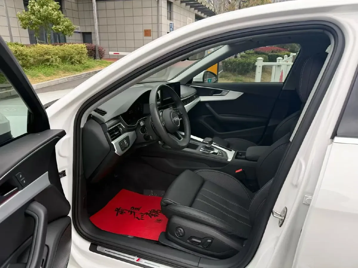 2020 Audi A4L 2.0T 190HP L4 7DCT,autocango,china used car exporter,china ev exporter,chinese used car exporter,chinese used ev exporter