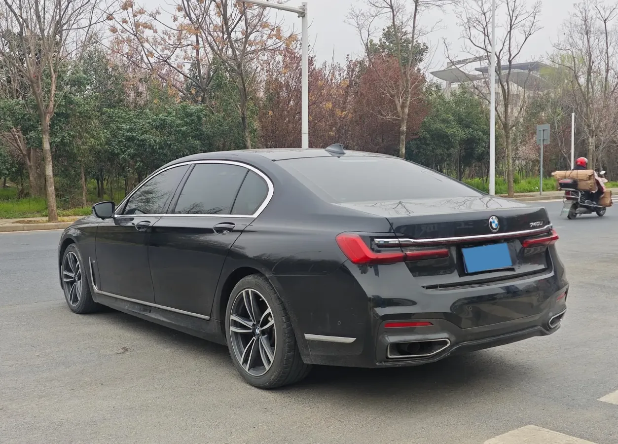 2019 BMW 7 Series 2.0T 265HP L4 8AT,autocango,china used car exporter,china ev exporter,chinese used car exporter,chinese used ev exporter