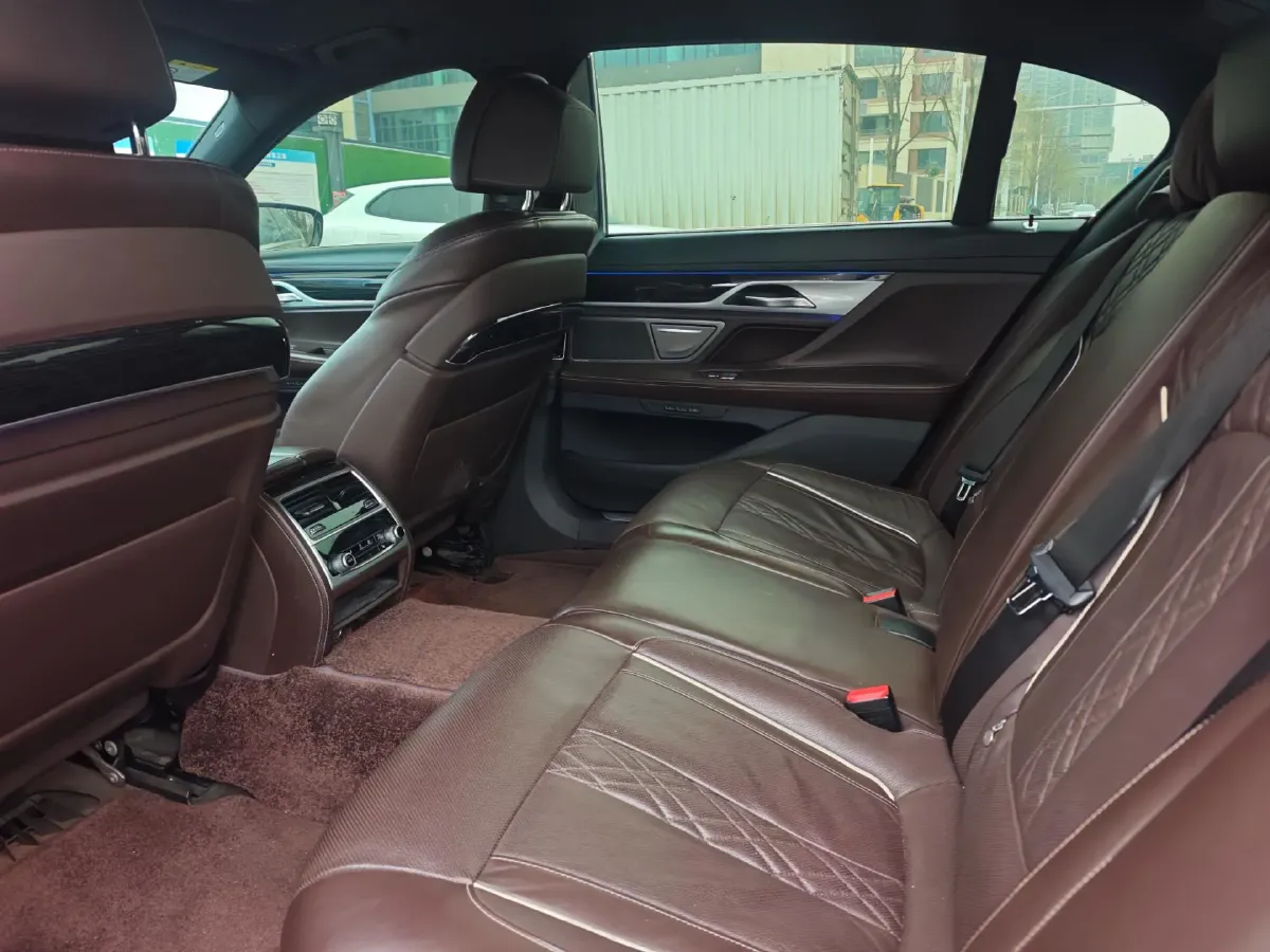 2019 BMW 7 Series 2.0T 265HP L4 8AT,autocango,china used car exporter,china ev exporter,chinese used car exporter,chinese used ev exporter