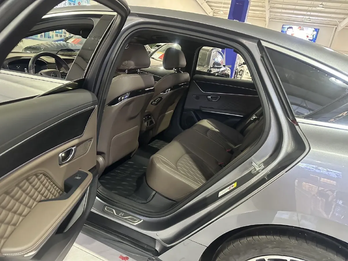 2022 Volkswagen Tiguan L 2.0T 186HP L4 7DCT,autocango,china used car exporter,china ev exporter,chinese used car exporter,chinese used ev exporter