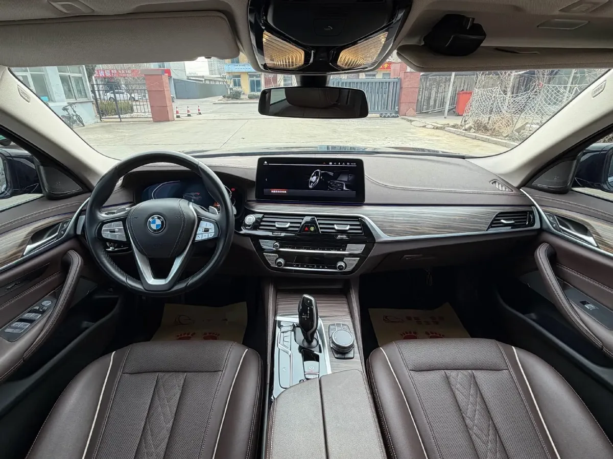 2023 BMW 5 Series 2.0T 245HP L4 8AT,autocango,china used car exporter,china ev exporter,chinese used car exporter,chinese used ev exporter