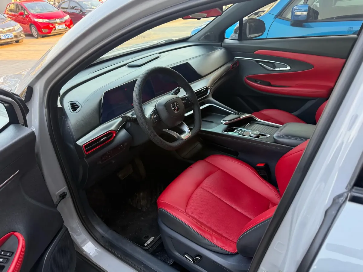 2020 ChangAn UNI-T 1.5T 180HP L4 7DCT,autocango,china used car exporter,china ev exporter,chinese used car exporter,chinese used ev exporter