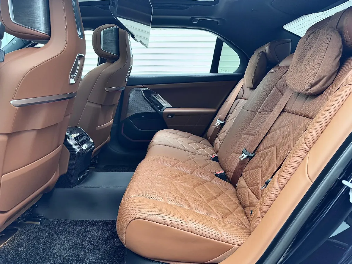 2023 BMW i7 BEV 101.7KWH,autocango,china used car exporter,china ev exporter,chinese used car exporter,chinese used ev exporter