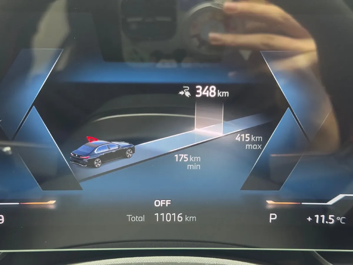 2023 BMW i7 BEV 101.7KWH,autocango,china used car exporter,china ev exporter,chinese used car exporter,chinese used ev exporter