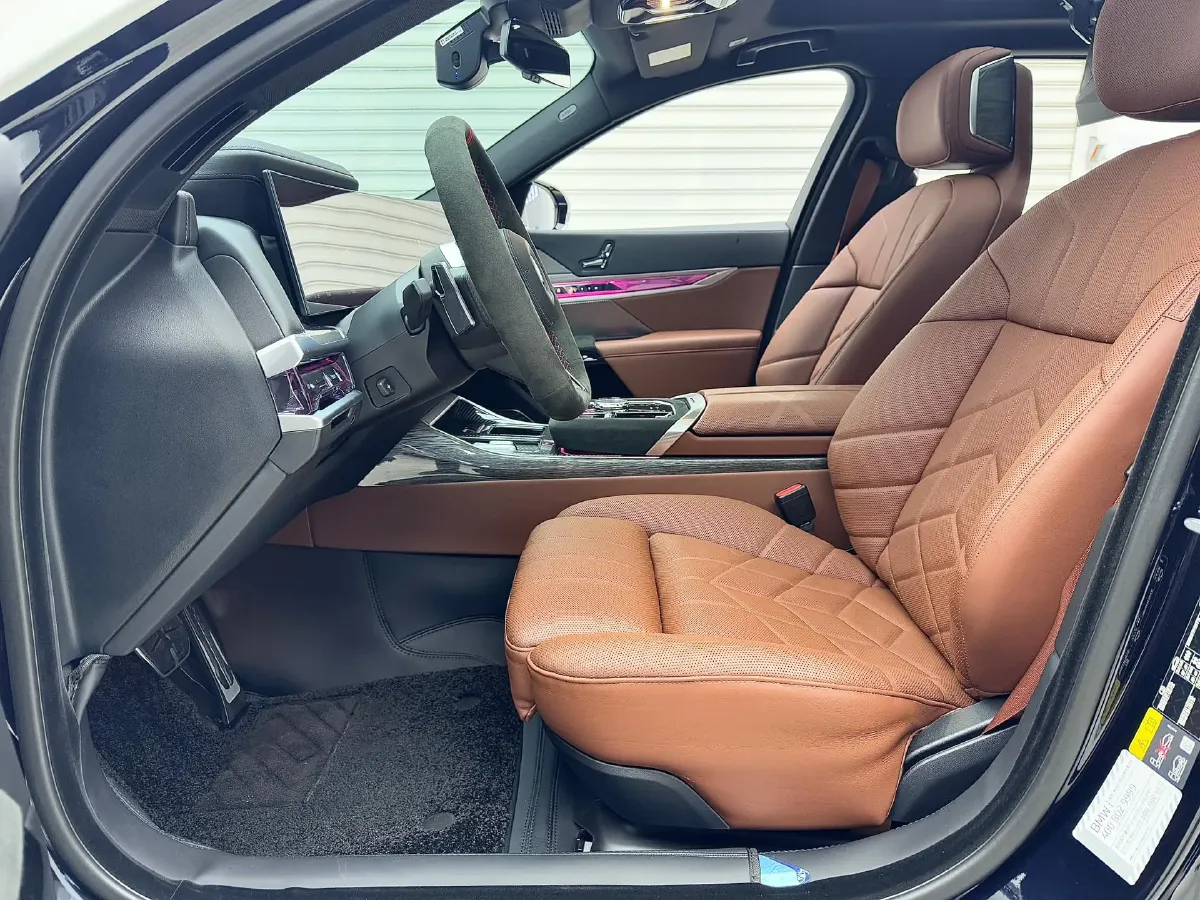 2023 BMW i7 BEV 101.7KWH,autocango,china used car exporter,china ev exporter,chinese used car exporter,chinese used ev exporter