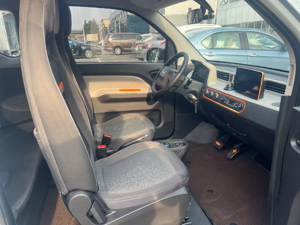 2021 WuLing HongGuang MINI EV BEV 13.8KWH,autocango,china used car exporter,china ev exporter,chinese used car exporter,chinese used ev exporter