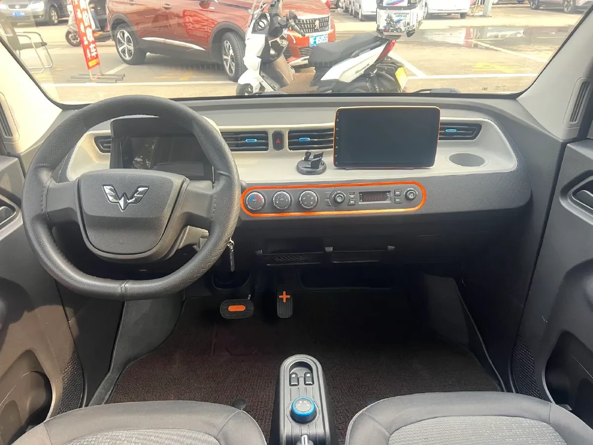 2021 WuLing HongGuang MINI EV BEV 13.8KWH,autocango,china used car exporter,china ev exporter,chinese used car exporter,chinese used ev exporter
