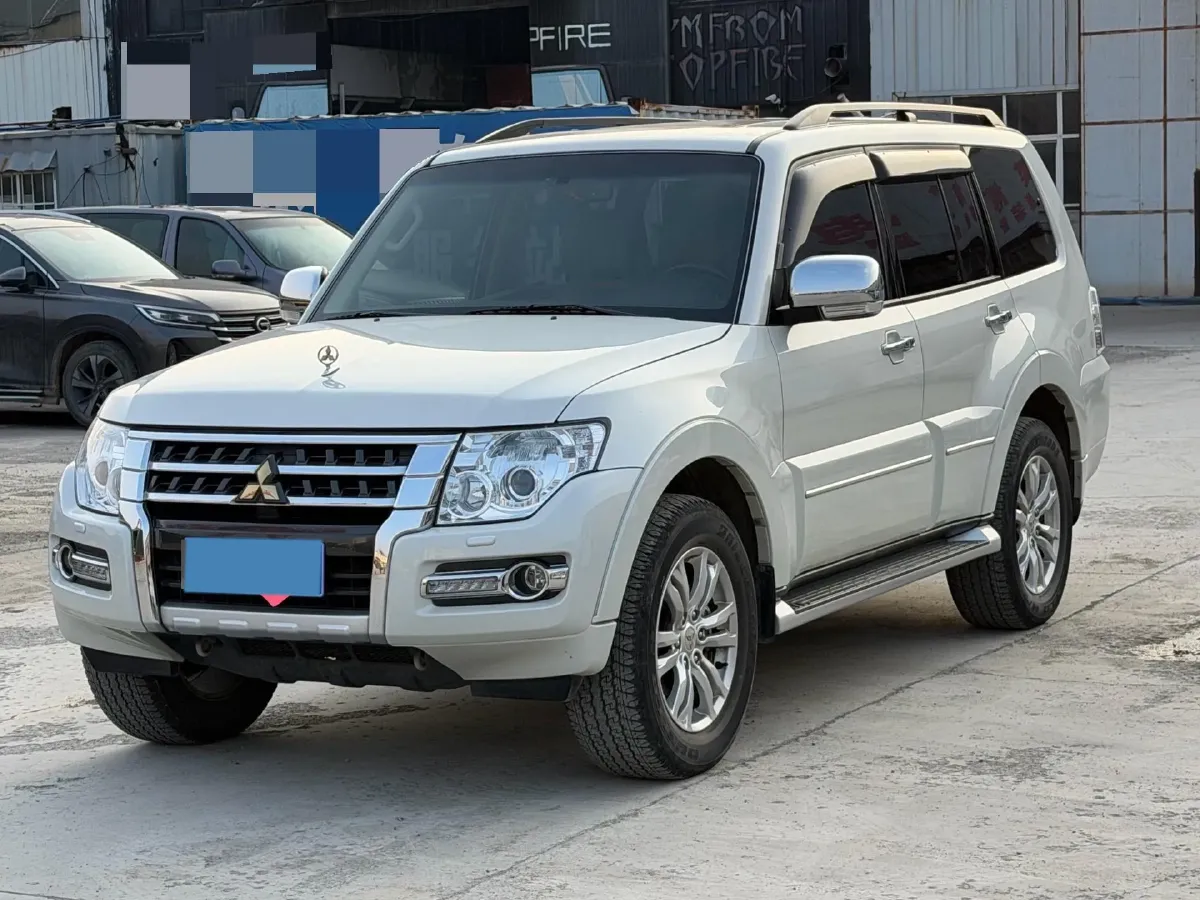 2018 Mitsubishi Pajero 3.0L 174HP V6 5AT,autocango,china used car exporter,china ev exporter,chinese used car exporter,chinese used ev exporter