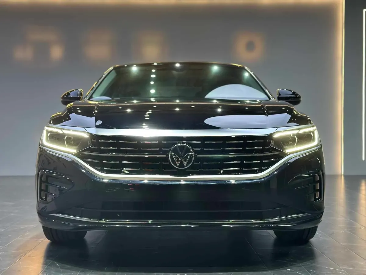 2023 Volkswagen Passat 2.0T 186HP L4 7DCT,autocango,china used car exporter,china ev exporter,chinese used car exporter,chinese used ev exporter
