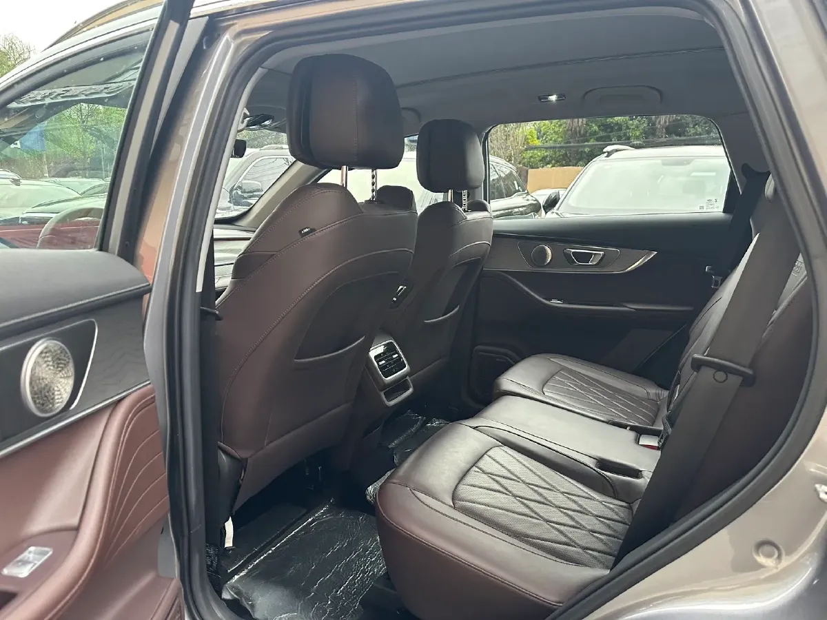 2024 Chery Tiggo 8 PRO 1.6T 197HP L4 7DCT,autocango,china used car exporter,china ev exporter,chinese used car exporter,chinese used ev exporter