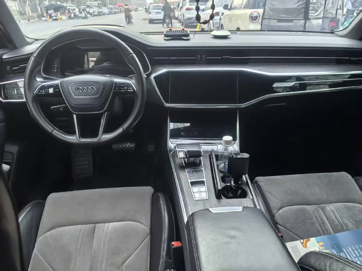 2023 Audi A6L 2.0T 245HP L4 7DCT,autocango,china used car exporter,china ev exporter,chinese used car exporter,chinese used ev exporter