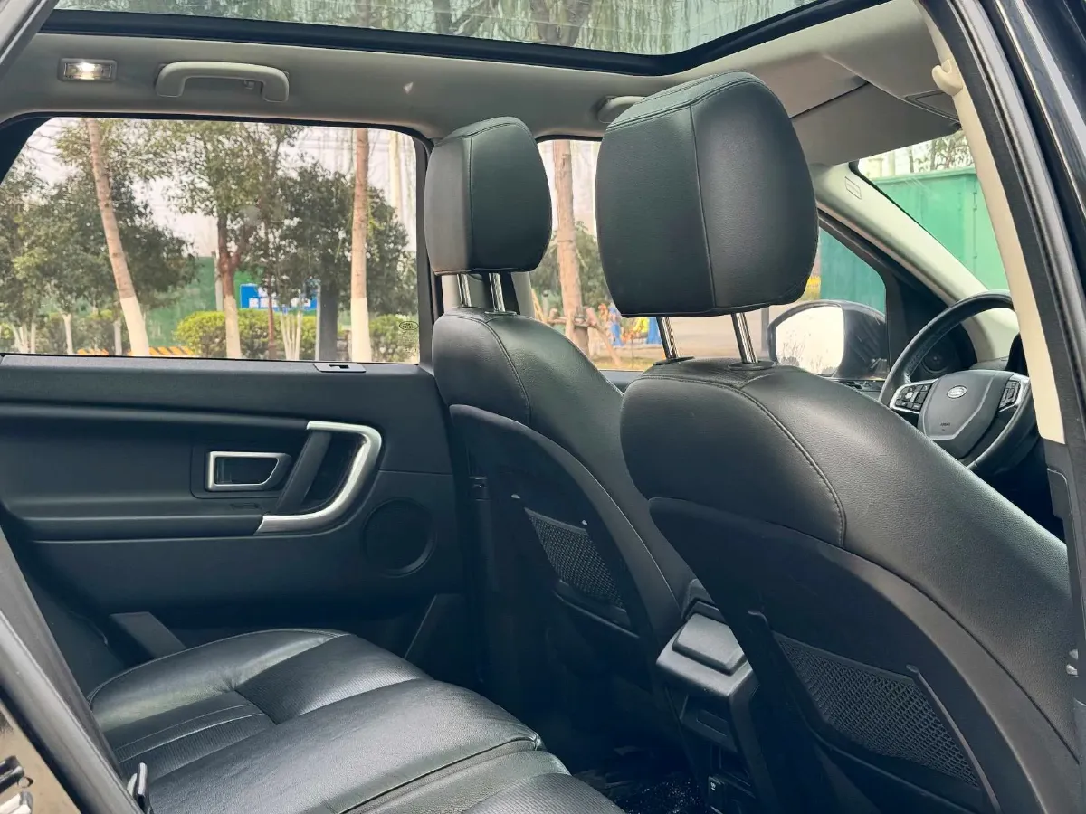 2018 Land Rover Discovery Sport 2.0T 241HP L4 9AT,autocango,china used car exporter,china ev exporter,chinese used car exporter,chinese used ev exporter