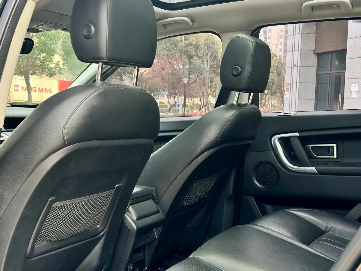 2018 Land Rover Discovery Sport 2.0T 241HP L4 9AT,autocango,china used car exporter,china ev exporter,chinese used car exporter,chinese used ev exporter