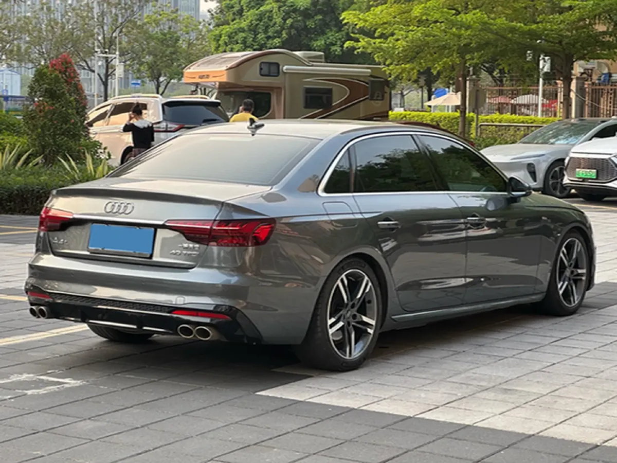 2020 Audi A4L 2.0T 190HP L4 7DCT,autocango,china used car exporter,china ev exporter,chinese used car exporter,chinese used ev exporter