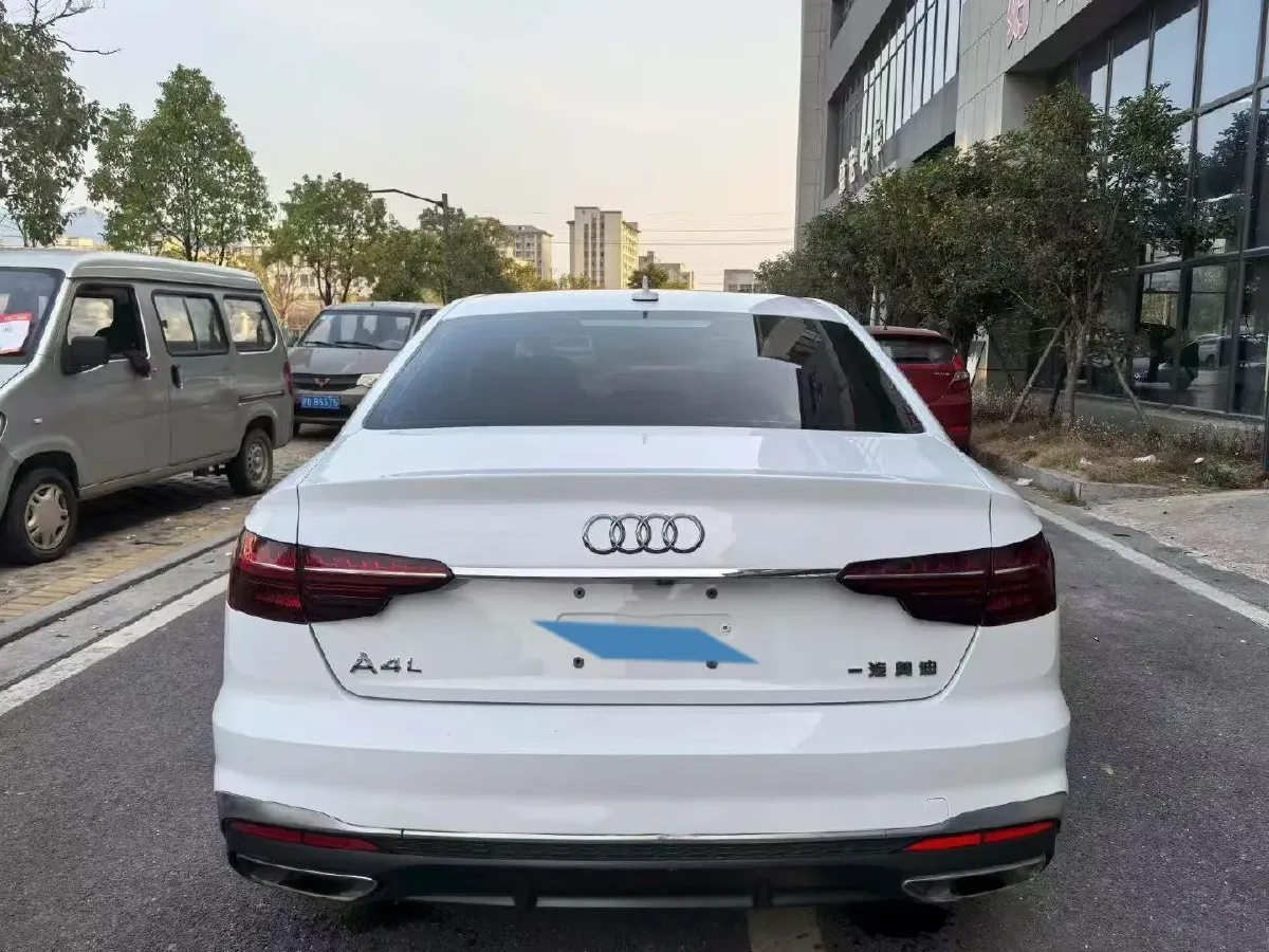 2020 Audi A4L 2.0T 190HP L4 7DCT,autocango,china used car exporter,china ev exporter,chinese used car exporter,chinese used ev exporter