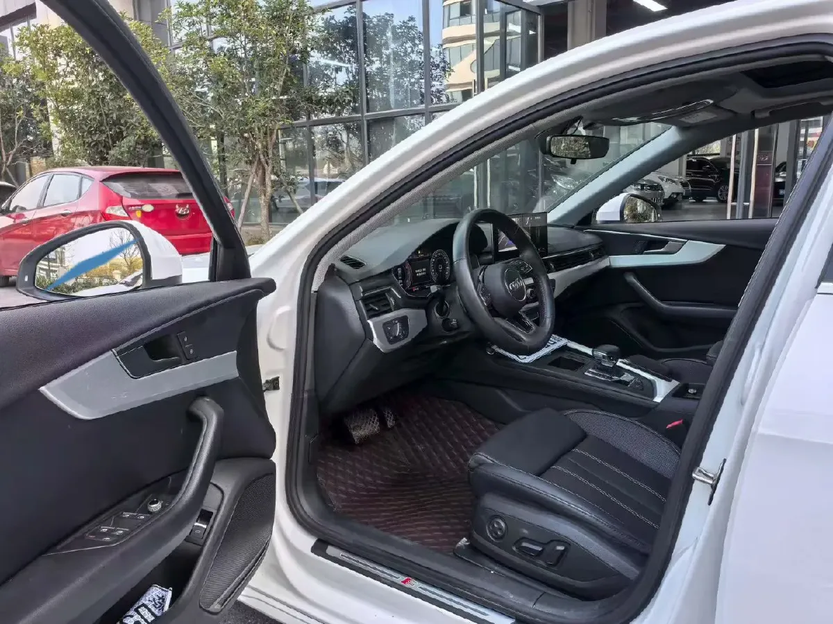 2020 Audi A4L 2.0T 190HP L4 7DCT,autocango,china used car exporter,china ev exporter,chinese used car exporter,chinese used ev exporter