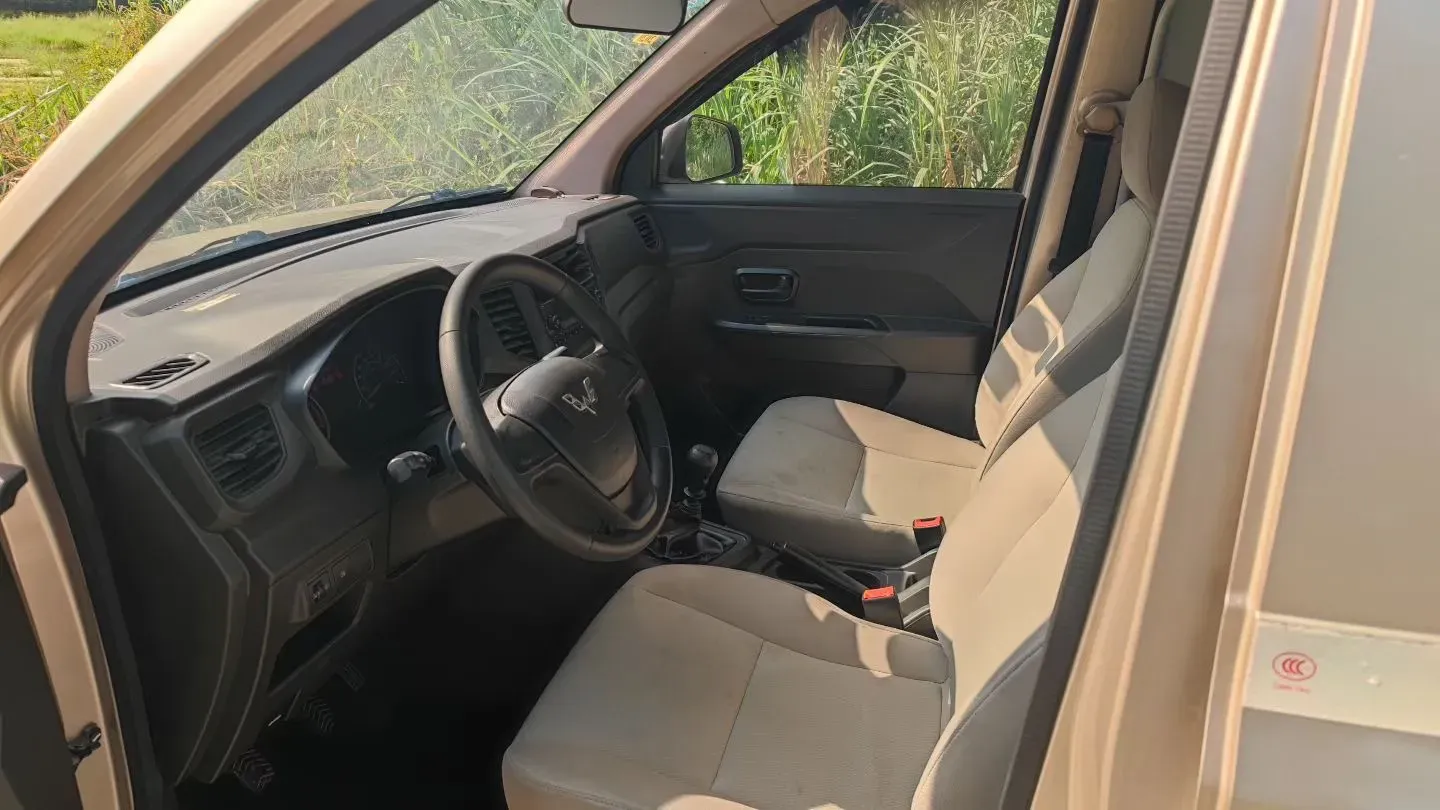 2019 WuLing HongGuang V 1.5L 99HP L4 6MT,autocango,china used car exporter,china ev exporter,chinese used car exporter,chinese used ev exporter