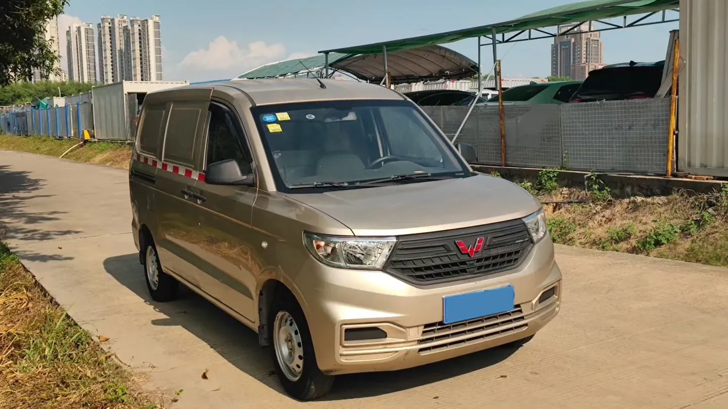 2019 WuLing HongGuang V 1.5L 99HP L4 6MT,autocango,china used car exporter,china ev exporter,chinese used car exporter,chinese used ev exporter