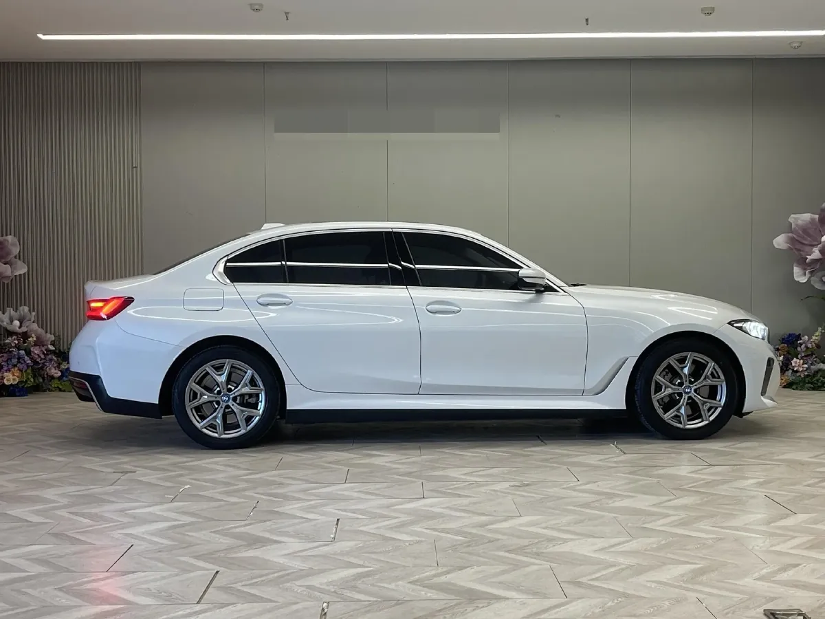 2024 BMW i3 BEV 70KWH,autocango,china used car exporter,china ev exporter,chinese used car exporter,chinese used ev exporter