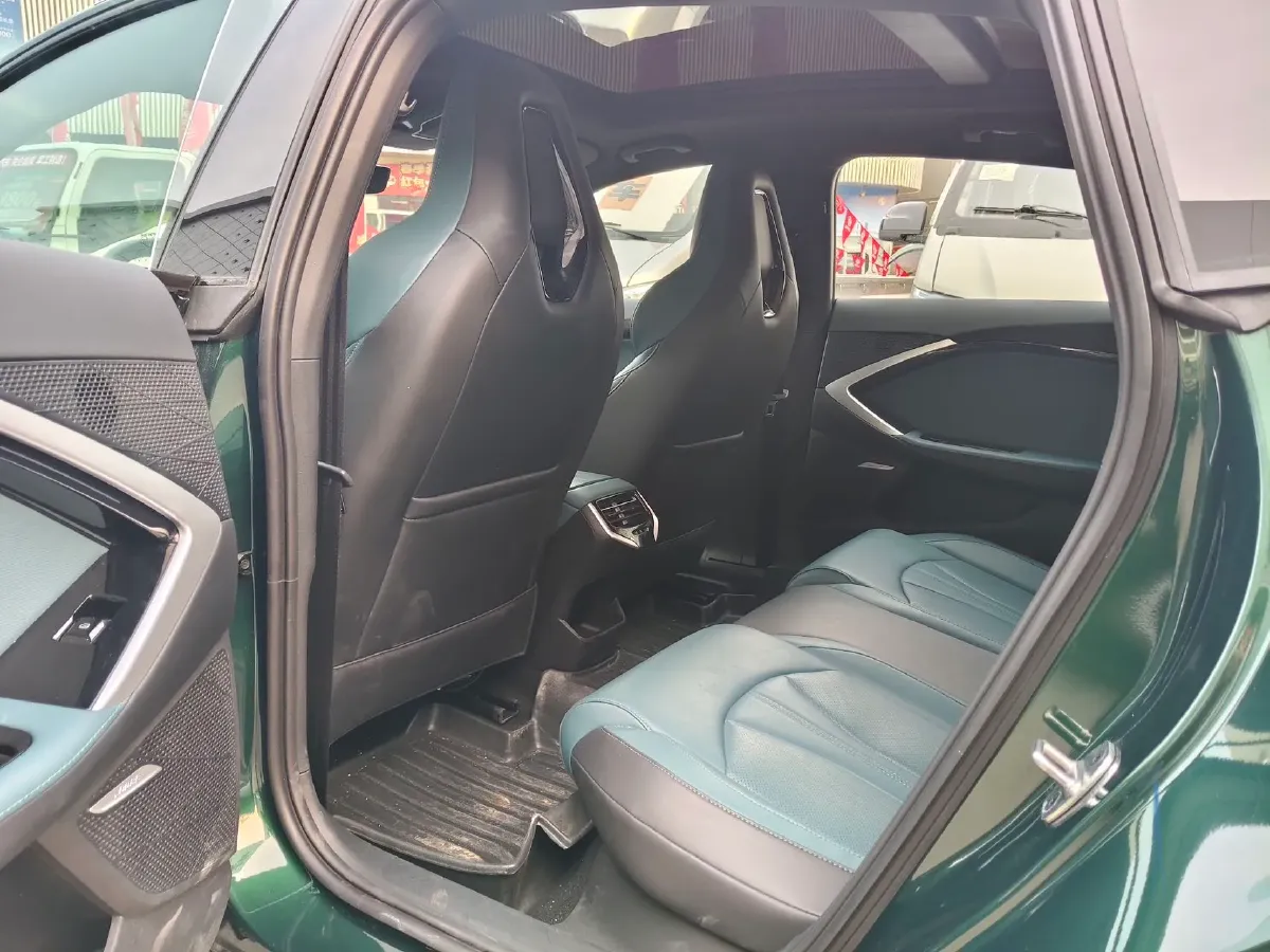 2025 MG 7 2.0T 261HP L4 9AT,autocango,china used car exporter,china ev exporter,chinese used car exporter,chinese used ev exporter