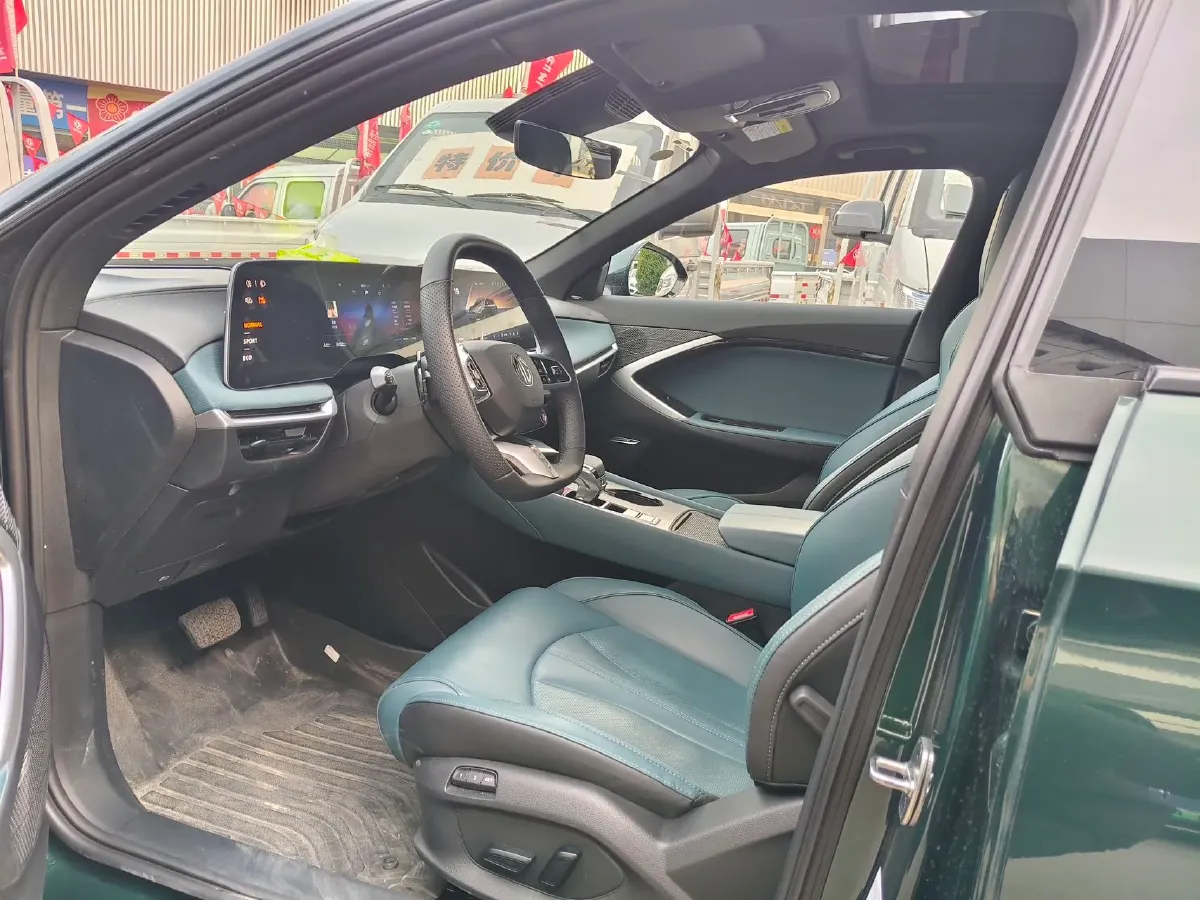 2025 MG 7 2.0T 261HP L4 9AT,autocango,china used car exporter,china ev exporter,chinese used car exporter,chinese used ev exporter