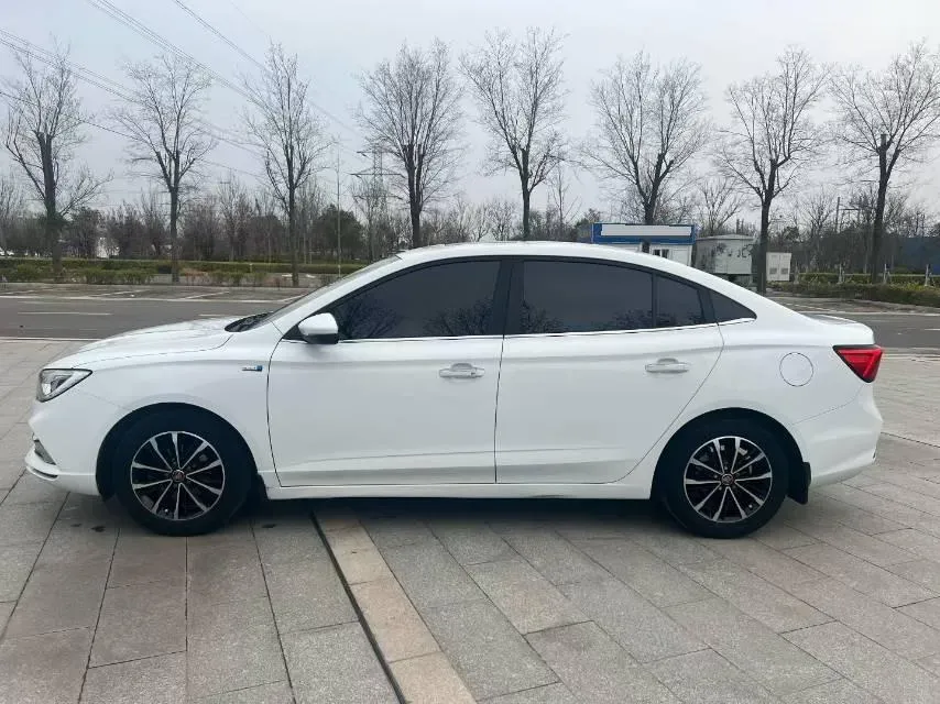2019 Roewe i5 1.5L 120HP L4 5MT,autocango,china used car exporter,china ev exporter,chinese used car exporter,chinese used ev exporter